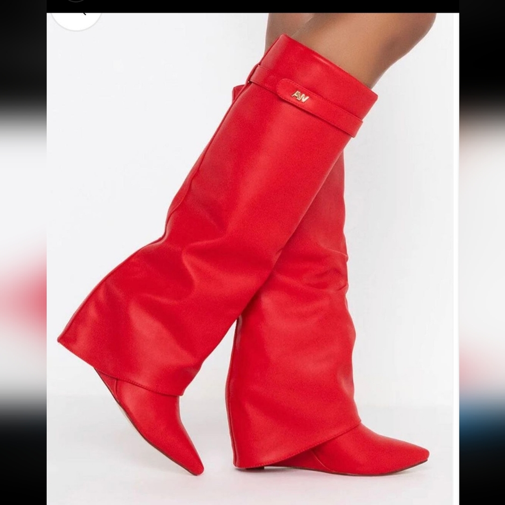 Wedge boot